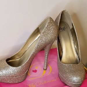 Champange pumps size 9